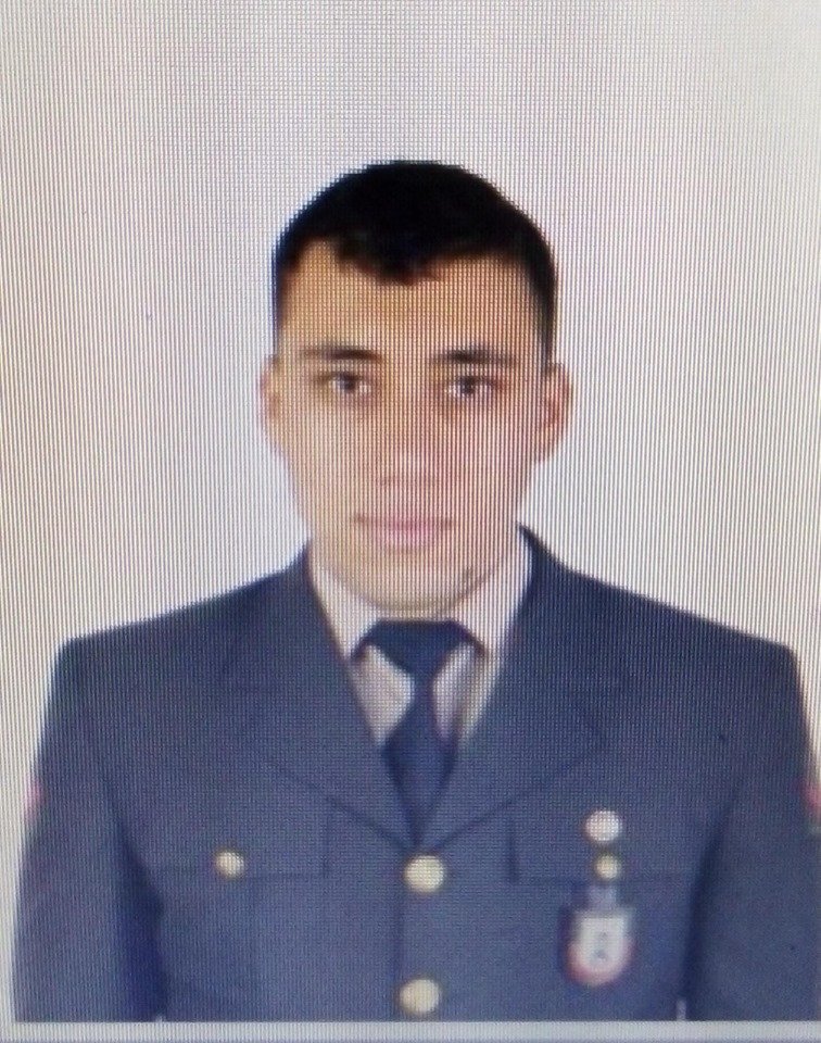 Urfada 42 derecede tam teçhızatlı 5 km koşuyu bitirmesseniz sözleşmenizi fesih ederim baskısı sonucunda mesleğinden olmamak için aşırı efor sarfeden vücudu susuz kaldığından damarları büzüşen #UzmOnbMehmetDursun   şehit olmuştur.Aynı olayda bir uzman çavuşumuz yoğun bakımdadır.