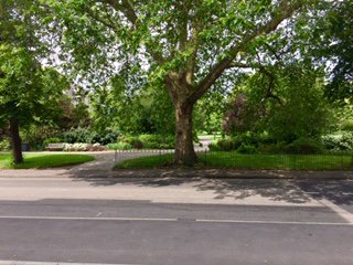 kinge_rebecca's tweet photo. This Fri we're hosting a @CultureSouth workshop 'How can we make a healthier city through cultural and community activities?' It's outside in East Park. All welcome. Meet as 12.15pm or 2.50pm outside Solent Uni's Spark building on East Park terrace &amp; we'll head into the park. https://t.co/fbMRWrlhPa