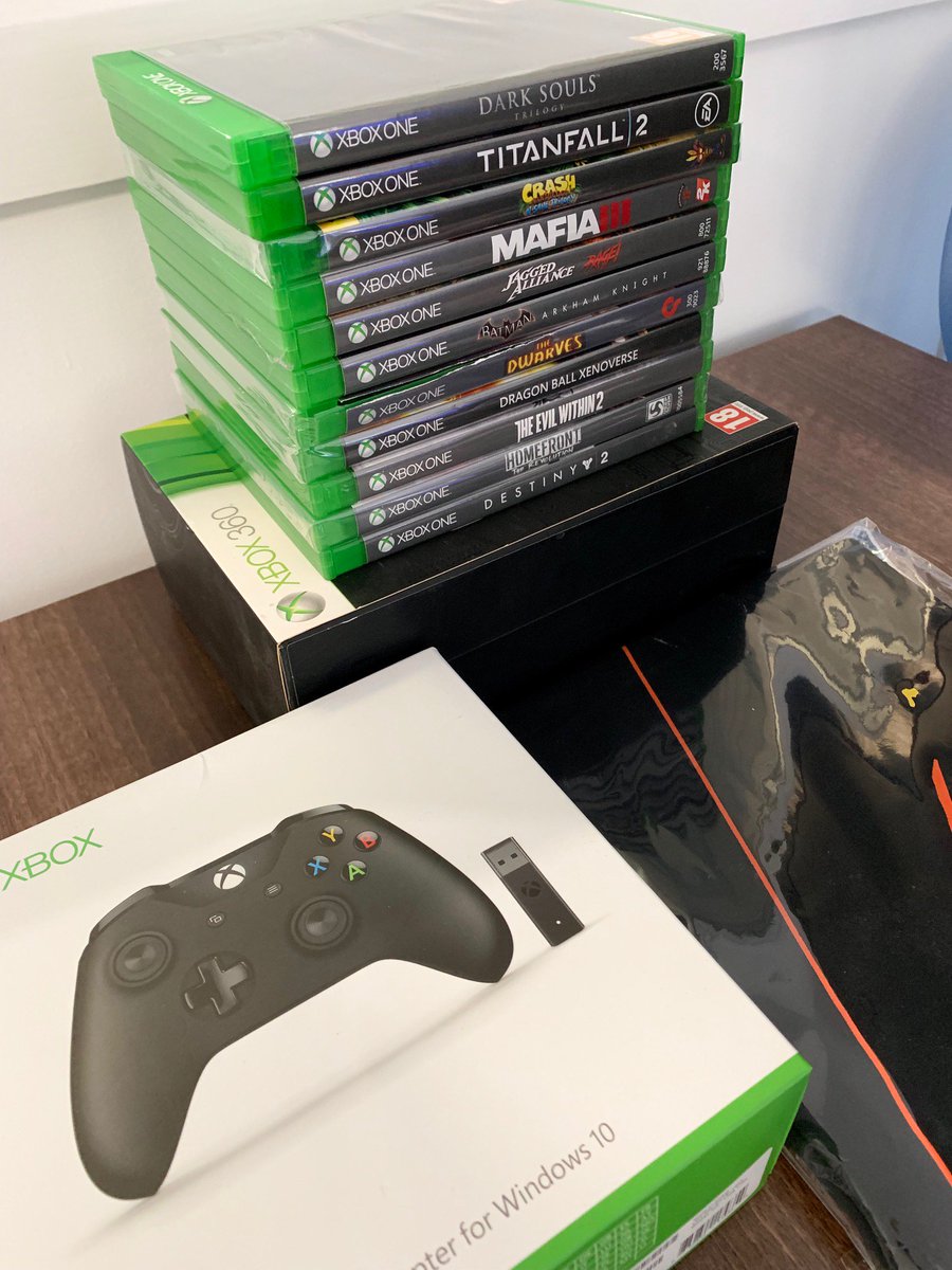 game_collection's tweet image. FOLLOW US AND RETWEET to win a slightly damaged Xbox One Wireless Controller, 11 slightly damaged/pre-owned XB1 games, 1 Xbox 360 title and Call of Duty T-shirt! The winner will be announced on MONDAY 1/7/19 at 3pm! #competition #giveaway #XboxOne #denteddelights #Xbox360