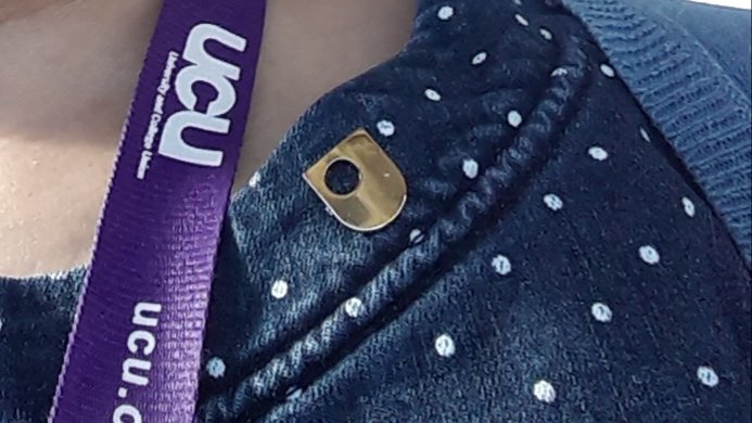 ANLecturer's tweet photo. On my way to @oubucu #ALRep meeting in London prOUdly wearing my #OU50 lapel pin and @ucu lanyard 😎 https://t.co/afZyQHTnvK