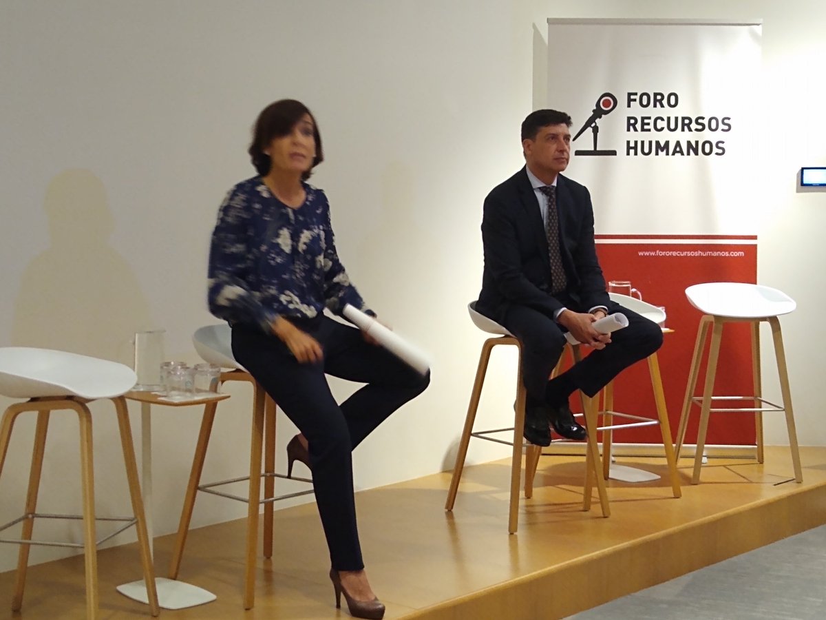 SubiraEva's tweet photo. Hoy Aenor en Barcelona con Marta Serrano nuestra Gerente de Sanidad . Compartiendo sobre Empresa Saludable, la cultura del bienestar y la gestión del estrés en las organizaciones. Gracias por la invitación y acogida al Foro de Recursos Humanos y a Suez. https://t.co/wGj0WJJ1XL