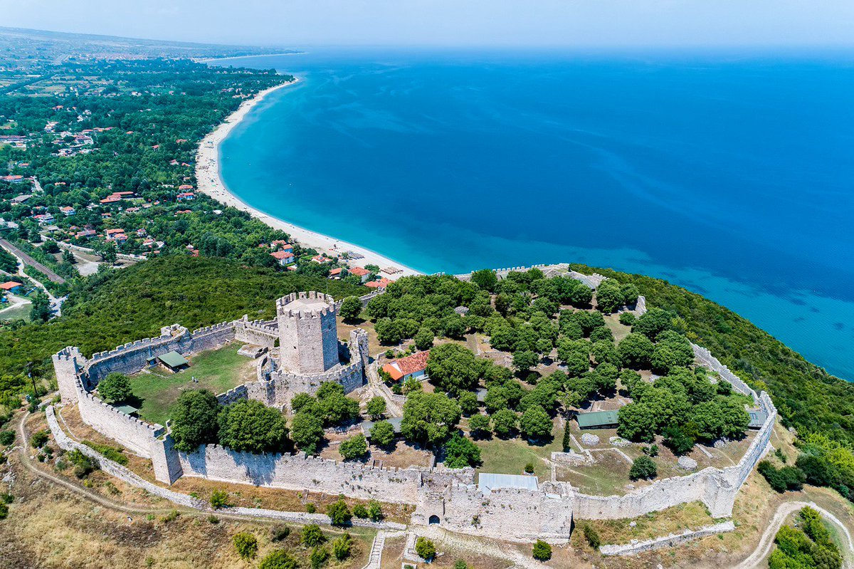 VisitGreecegr's tweet photo. Good morning from Platamonas, located at the foot of Mt. Olympus! #VisitGreece #ttot #travel https://t.co/3mOwvra3hR