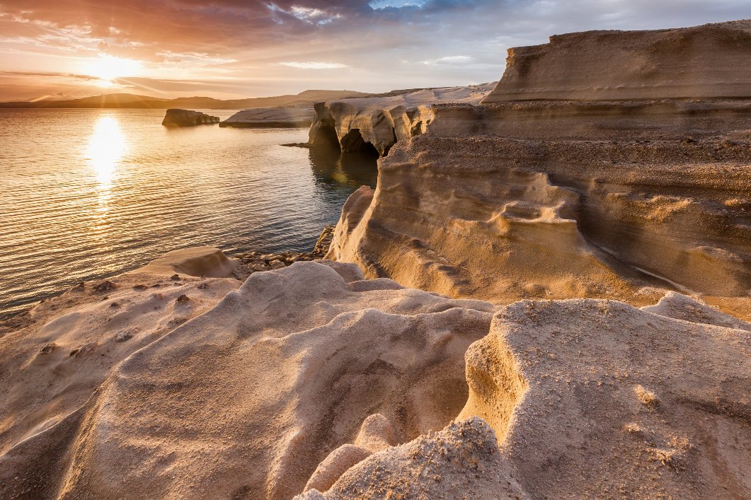 VisitGreecegr's tweet photo. Good night from Sarakiniko Beach, Milos Island. #VisitGreece #ttot #travel https://t.co/XORnyAoYL2