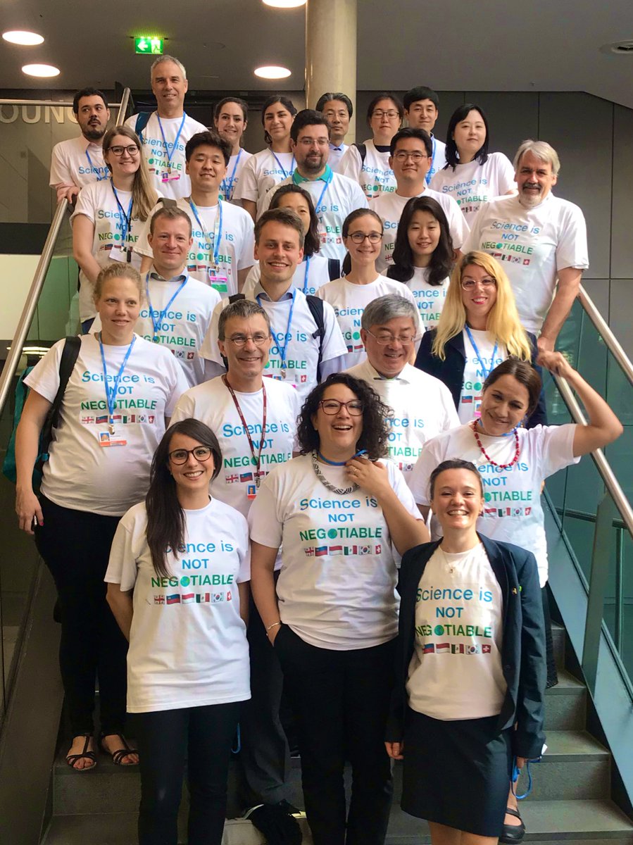 andrea_hurtadoe's tweet photo. The #EnvironmentalIntegrityGroup sending out a clear message to those who would deny the #IPCC and it’s urgent call: SCIENCE IS NOT NEGOTIABLE. #SB50Bonn #ClimateActionNow https://t.co/jswbkohyqR