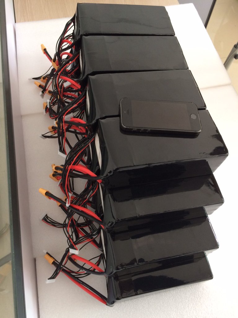miawei188's tweet photo. Can you guess the Multicopter Lipo battery size?😁

#rc#glider#rchobby#futaba#rcplane#modellbau#rcscale#gliders#rcaddict#hobbyking#aeromodelismo#rcfever#flitetest#rchobbies#rcfun#dogcom#dogcomlipo https://t.co/z4Et7T6M5t