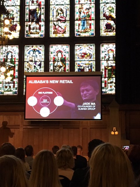 SemWerkt's tweet photo. Sessie #1 op Digital Marketing Live. Shoppable Video Ads: Wat is het, hoe werkt het, hoe zet je het in en wat zijn de succesfactoren? Branco Scherer van @ExMachinaGroup deelt zijn bevindingen.
#dml19 #OnlineMarketing https://t.co/Rw2HIK5Jua