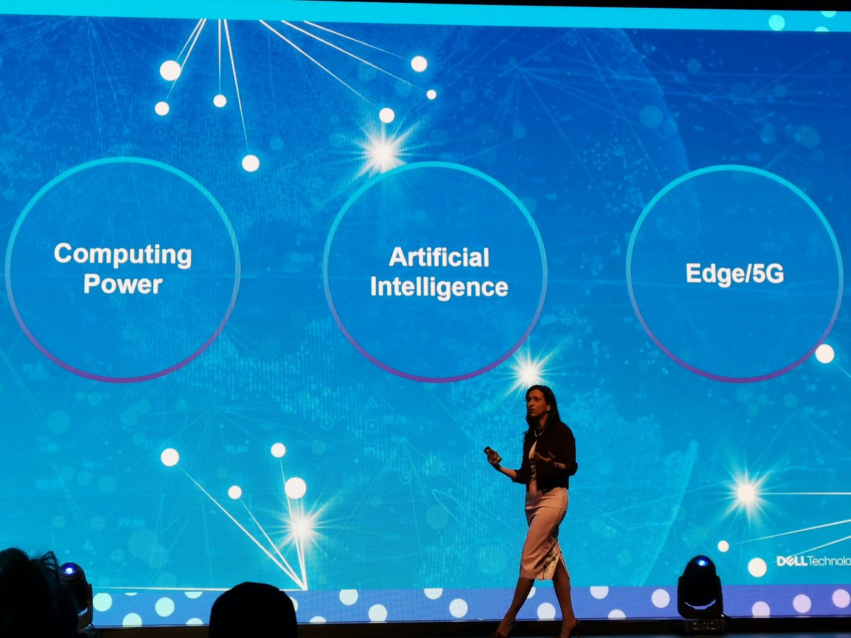 Hypertext tweet media