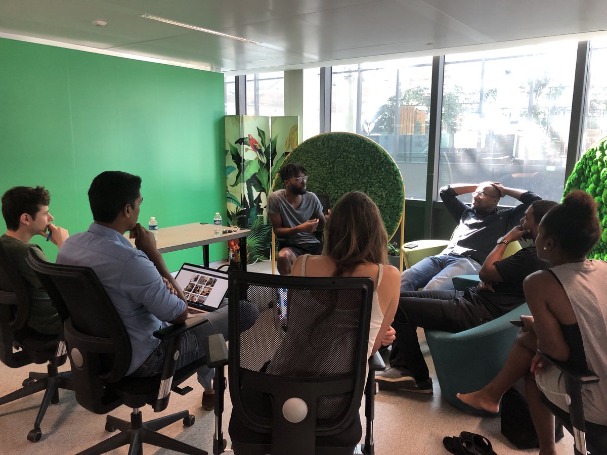 mer_dfi's tweet image. 👉🏽Actuellement, au spot @outremernetwork, Dikom BAKANG-TONJE co-fondateur et CEO @DearMuesli partage son #expérience avec nos start-up. #innovation #osonsloutremer