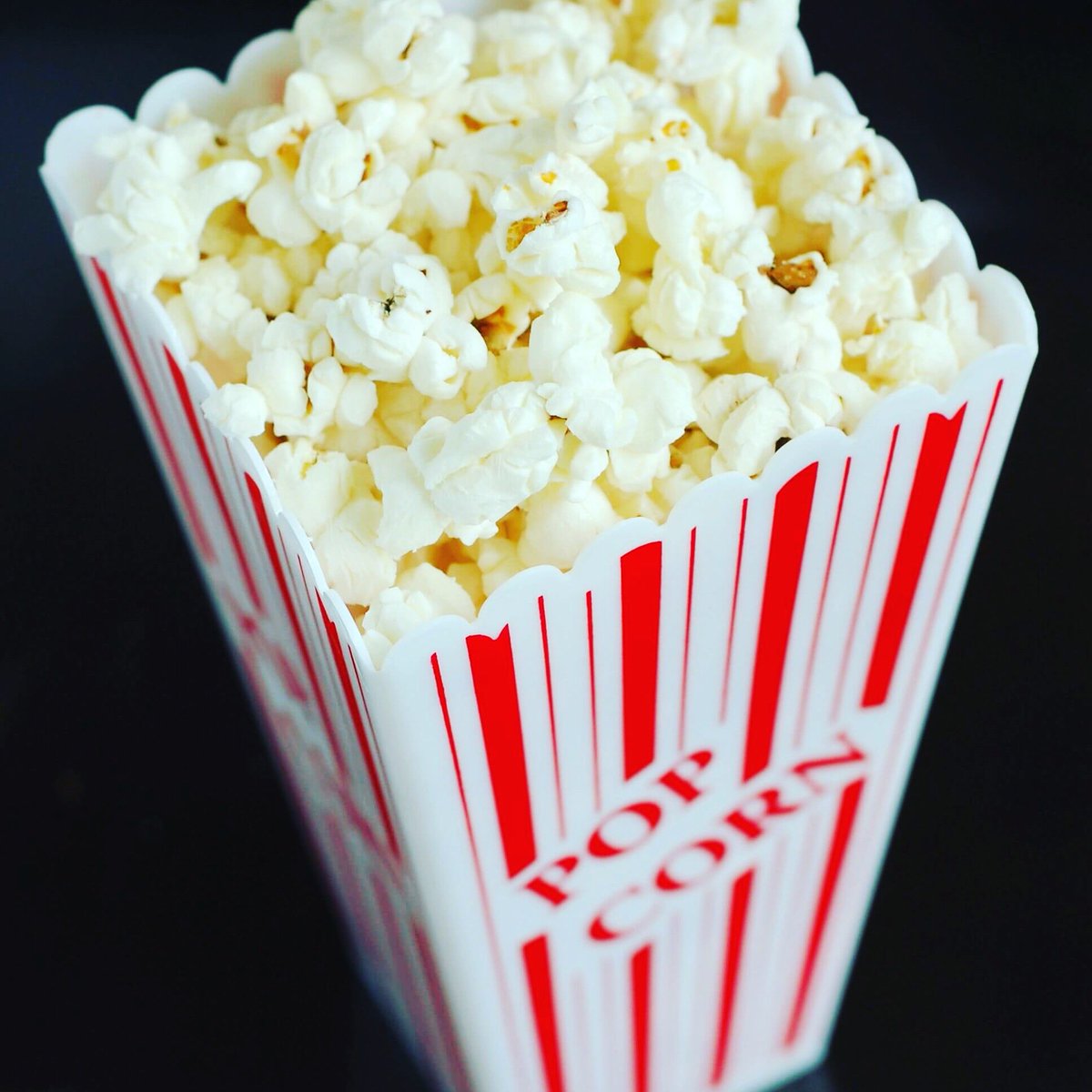 Spectrumscreen2's tweet image. Tom’s popcorn £2, refills £1 #gosfieldstar