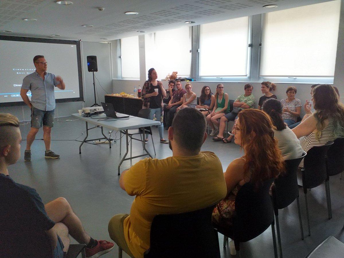 Os dejamos unas fotos del  I ciclo de cortos diversos que organizamos ayer con motivo de la semana #LGTB #pride #orgullo Colectivo Abanico <a href="/Abanico_LGTBI/">Colectivo Abanico</a>  Ayuntamiento de Albacete  <a href="/AytoAlbacete/">Ayuntamiento de Albacete</a>  <a href="/TorrePurpura/">Torre Púrpura</a>