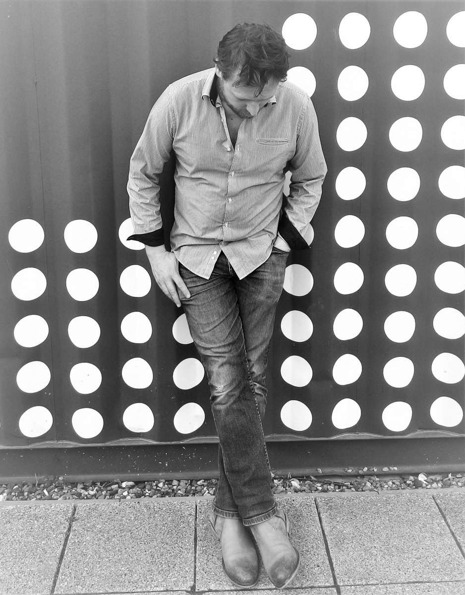 ChrisSesar's tweet photo. Summer is here! Here are some dates for the summer tour 2019.
July 1st - 3 Harbours Arts Festival Prestonpans
July 5th - The Fife Arms - Braemar
July 14th - The Boathouse Kinross
July 20th - The Osnaburg - Forfar
July 21st - The Lighthouse Hub - Prestonpans
#gigsscotland https://t.co/LD5fbOZBgh