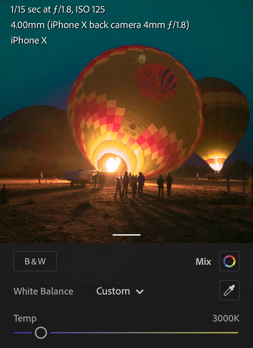 Light (White Balance)لكل عنصر ضوء توازن أبيض مختلف، الكاميرا ماتشوف الألوان مثل العين، ومنها الألوان تُرى على شكل نبضات من الموجات الضوئية الناتجة من المصدر، وبعيداً عن التعقيد نحتاج نفهم إنه الشمس تعطي توازن بارد ولاكن عند الشروق دافئ، والليل أزرق؛ وهذا تراه لكاميرا فقط
