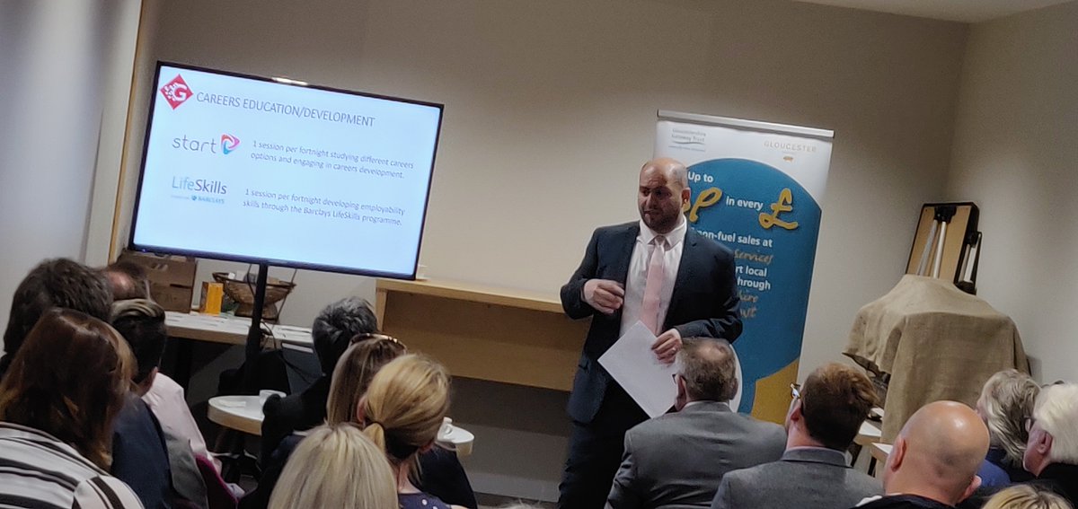 Yesterday morning, @GloucsAcademy hosted its careers breakfast, which was attended by a number of local businesses: ow.ly/tcpH50uNl2N #CareerDevelopment #CareerCurriculum