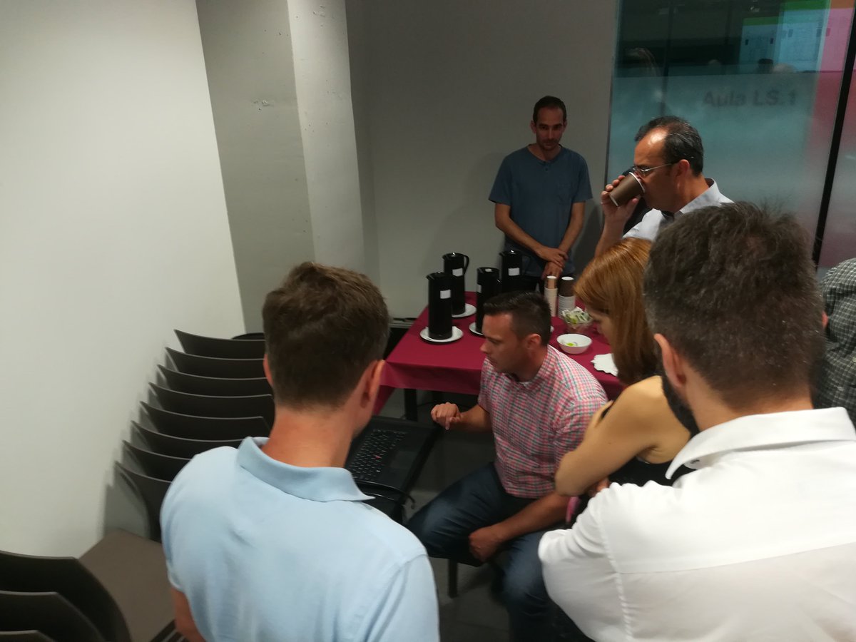 rgallartf's tweet photo. .@ComSensus  explica el prototip del PMU i PQM devices per instal·lar a la xarxa del pilot català del projecte @RESOLVD_EU liderat per @eXiT_UdG  durant la mid term review que es fa al @CITCEA https://t.co/nkF6M6ISlf