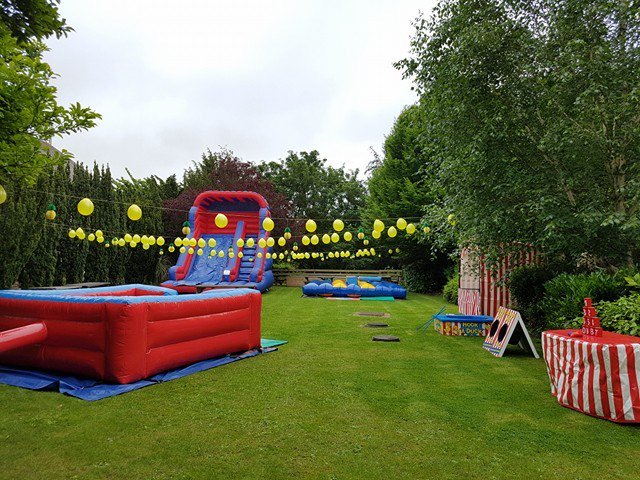 Partytimedurham's tweet photo. If you are a school looking to book some fun inflatables for an end of term reward day then look no further...with so many amazing inflatables and games available we're sure to have everything you need 🎊🎓🌟
Call us on ☎ 01388 417490 or visit https://t.co/QvCxeWqJuF https://t.co/fkxxIWYOx3