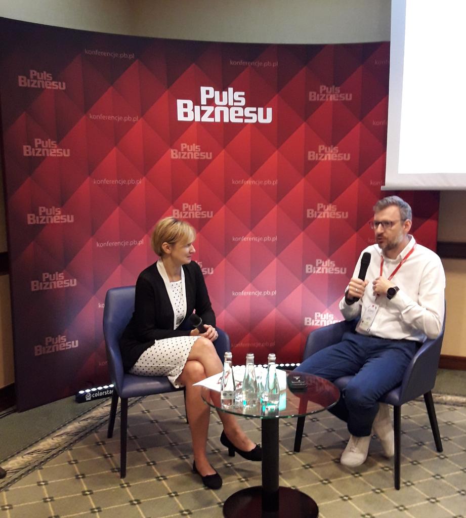 Jak organizować współpracę konkurencyjnych podmiotów, które podejmują wspólne działania na rzecz rozwoju rynku? Na przykładzie #Visa opowiada o tym <a href="/IgorZacharjasz/">Igor Zacharjasz</a>, Director Engagement Inkubatora Innowacji Visa w Warszawie. #warsztaty <a href="/puls_biznesu/">Puls Biznesu</a> bit.ly/2JbHVvn