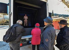 SuperBunny_Bsc's tweet photo. @MARCLANDES40 C'est le recyclage des "holovans" à la gloire du gourou  merduchon
pour la fa meuze  #operation471  battant la campagne des #europeennes2019 , avec le grand succès que l'on sait pout #LFI⁉️😉 https://t.co/vLcRJYF2V8