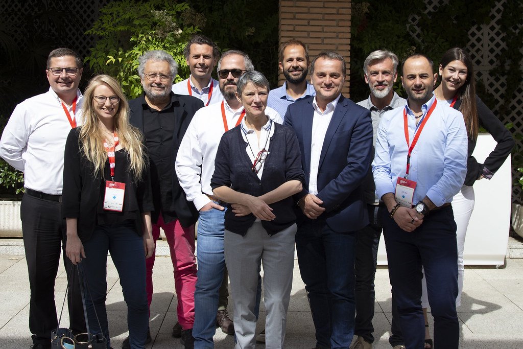 FESPAFrance's tweet photo. #SEPC2019 #PRINT
13 membres @FESPAFrance étaient présents dont 2 speakers @PANO_Group et #LyceeEtienneMimard.
Les pays représentés étaient l'Espagne, l'Italie, le Portugal et la France 🇪🇸🇮🇹🇵🇹🇫🇷 https://t.co/MG4glCjHpw