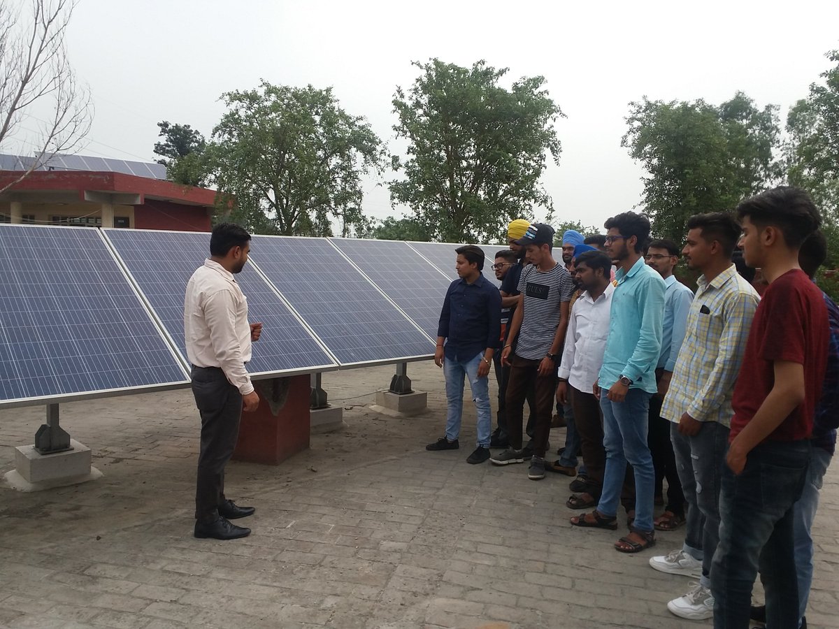 #MYMSME Promotion of Solar Energy in the office complex on 23.06.2019 during "Swachhta Pakhwada 2019" at CIHT Jalandhar https://t.co/SQb8NYsovG