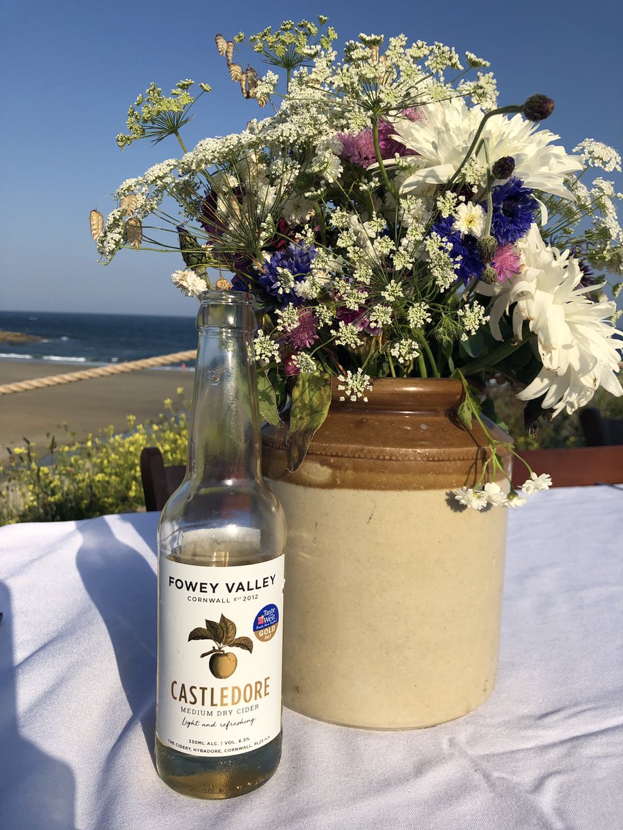 <a href="/TheHiddenHut/">The Hidden Hut</a> Bleddy delish grub under a cloudless Sky last night. Perfection.