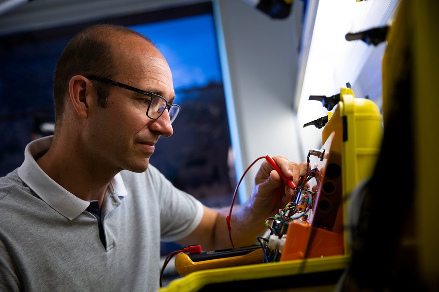 AarhusUni's tweet photo. Ny teknologi skal give mere præcise grundvandsmodeller: Forskere fra Aarhus Universitet har udviklet en teknologi, der kan bruges til at kortlægge hydrogeologiske og geologiske strukturer i undergrunden: https://t.co/qwgogdJTVa
#dkgreen #dkforsk #ScitechAU #AUengineering https://t.co/yAhAQbsOK3
