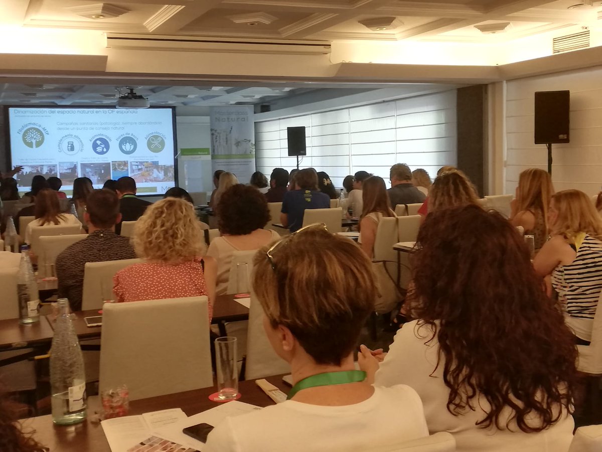 FEFAC_farmacia's tweet photo. Hoy estamos en la #MasterClassMediform de @Mediformplus en Barcelona, aprendiendo cómo crear un espacio natural🍀 El consejo de Gabriela Sánchez, "reflejar lo que crees y lo que predicas". #farmacia #farmacéutico #FelizJueves 🌞 https://t.co/cT4Y8CQ5lg
