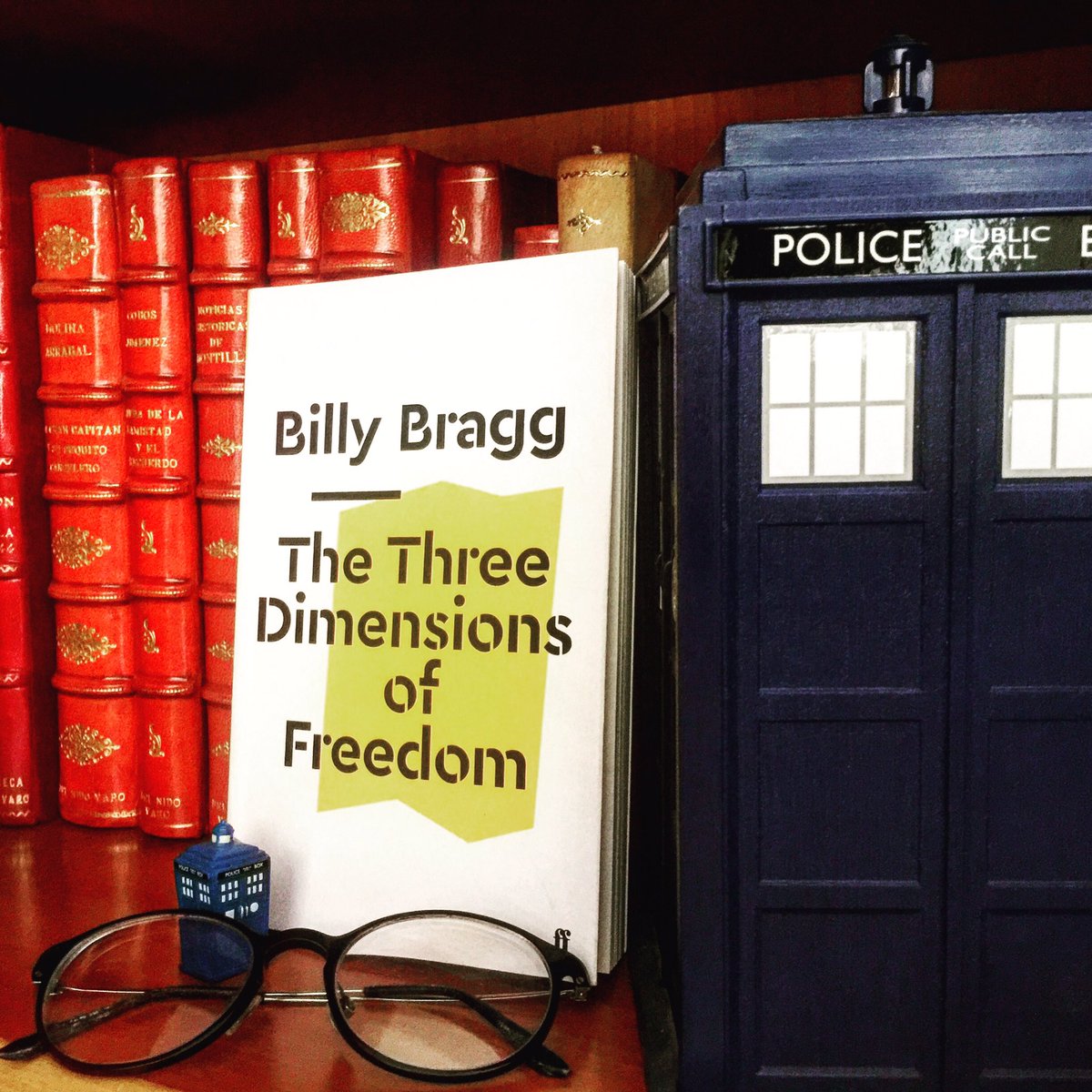 LeftBookReview's tweet image. What do accountability, freedom and social media have in common? 🧐|Review of @billybragg ’s new book ‘The Three Dimensions of Freedom’ will be up soon. 📖 @FaberBooks @FaberSocial #Trump2020 #BERNIE #FreedomOfSpeech #DemocraticDebate #Digital #socialmedia #Socialism #JC4PM2019