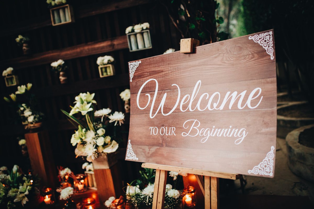 bugs_designbug's tweet image. In ancient mayan mythology,  flowers symbolized a new life,  A new beginning. We&apos;ve got the perfect floral arrangements and aesthetic ornamentals to grace your new beginning, your new life!

#weddings #weddingplanner #weddingplanning #engagement #engagementdecoration #floraldecor