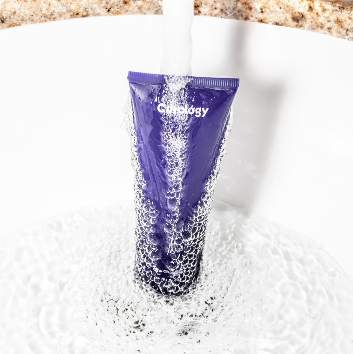 This week on the blog, we are all about #minimalist #skincare. Ditch your multi-step routine for one that saves you time and money (so you can focus on your future): soo.nr/VO2G