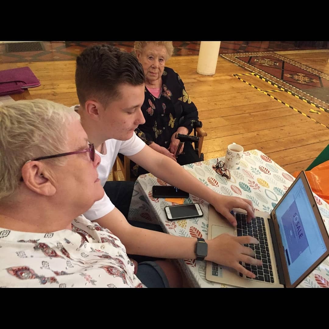 Todays digital literacy course was a great success. HUGE thank you to Lizzie, Chris &amp; Asim at @currys__pcworld (collierswood) and volunteer Micky for their ongoing support. #community #combatingsocialisolation #digitalliteracy #over55s #collaboration #volunteering #awardsforall