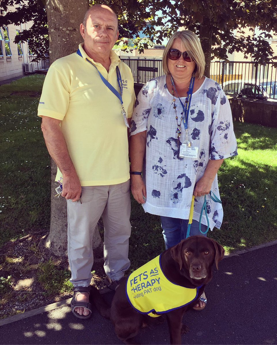 UHMBT's tweet photo. Big thank you to Helen and Andy Lewis who brought the lovely Honey to @32Children this afternoon! She was definitely a sweetie, and brought a smile to everyone’s face! 🥰🍯🐶 #PetsAsTherapy https://t.co/q7CIqopQpY