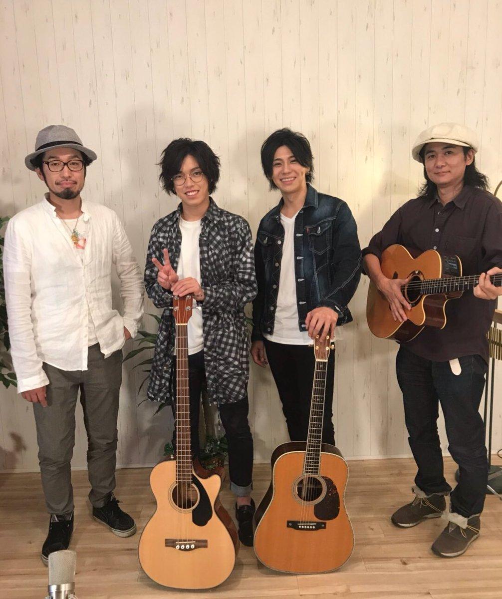 theLotusWorld's tweet photo. [TWEET] #RAY – June 25th
____
The acoustic cover has been completed without any problem. We made it all together, so please take a look!!
Daiki, KORN, Murakami, Kawano, thank you!!

Yozora no mukou/SMAP (Acoustic cover)
https://t.co/D2DTCZwDt0
.
credits: @ ray_symphonyno0 https://t.co/kAj4FgNwyZ