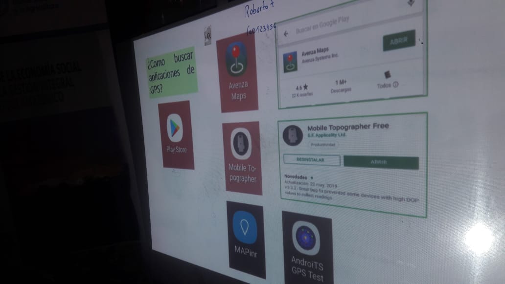 bosquesybiodiv1's tweet photo. Fortaleciendo a las comunidades el #PGISBA desarrolla el taller de #capacitación sobre uso de #aplicaciones #GPS para celular, participan 23 #jóvenes que elaborarán el #PMIB de la comunidad Santa Maria #Beni 
#gestiónsustentable #bosque
@AmbienteyAgua 
@FAOBolivia 
@AICS_lapaz https://t.co/tP32KQ6lFU