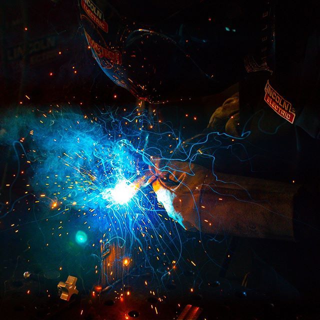 The Bronze Xiphos is done! What do you think our next project will be?  First person to guess correctly will receive a free T-Shirt!
.
.
.
#forge #blacksmith #blade #weapon #bronze #xiphos #metal #metalworking #artisan #forging #handmade #edged #alecstee… ift.tt/2XiQAX7