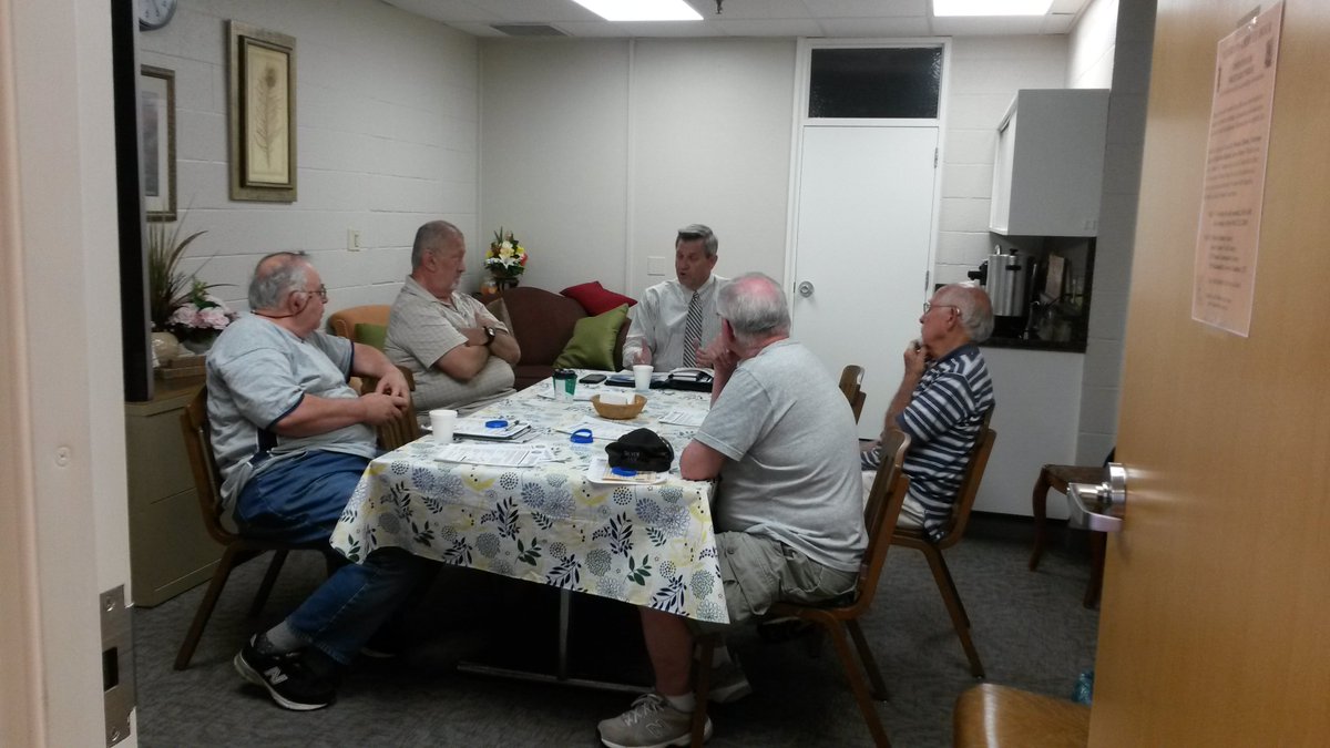 WindsorSeniors's tweet image. It's a beautiful day at the Windsor Senior Center! Come and join our activities! This morning is our monthly Veterans Coffee Hour with Wayne Rioux, veterans liaison for Hartford Healthcare. Visit us at townofwindsorct.com/senior-service… for our newsletter for upcoming July events. #winvalue