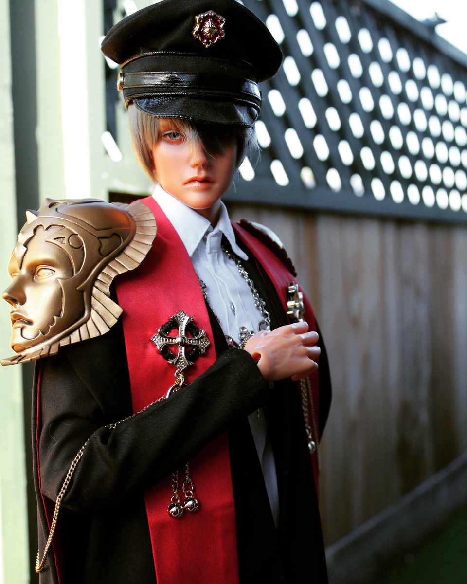 CyborgHenshin's tweet photo. My Ringdoll Dracula so far has been the only one with tan skin that I’ve seen. I tend to imagine him as pre death Dracula. #ringdoll #ringdollbjd #bjdstagram #balljointeddoll #ringdolldracula #dracula #vampire #actionfigures #toy #doll #anime #manga #toyphotography https://t.co/cdlkHjTNik