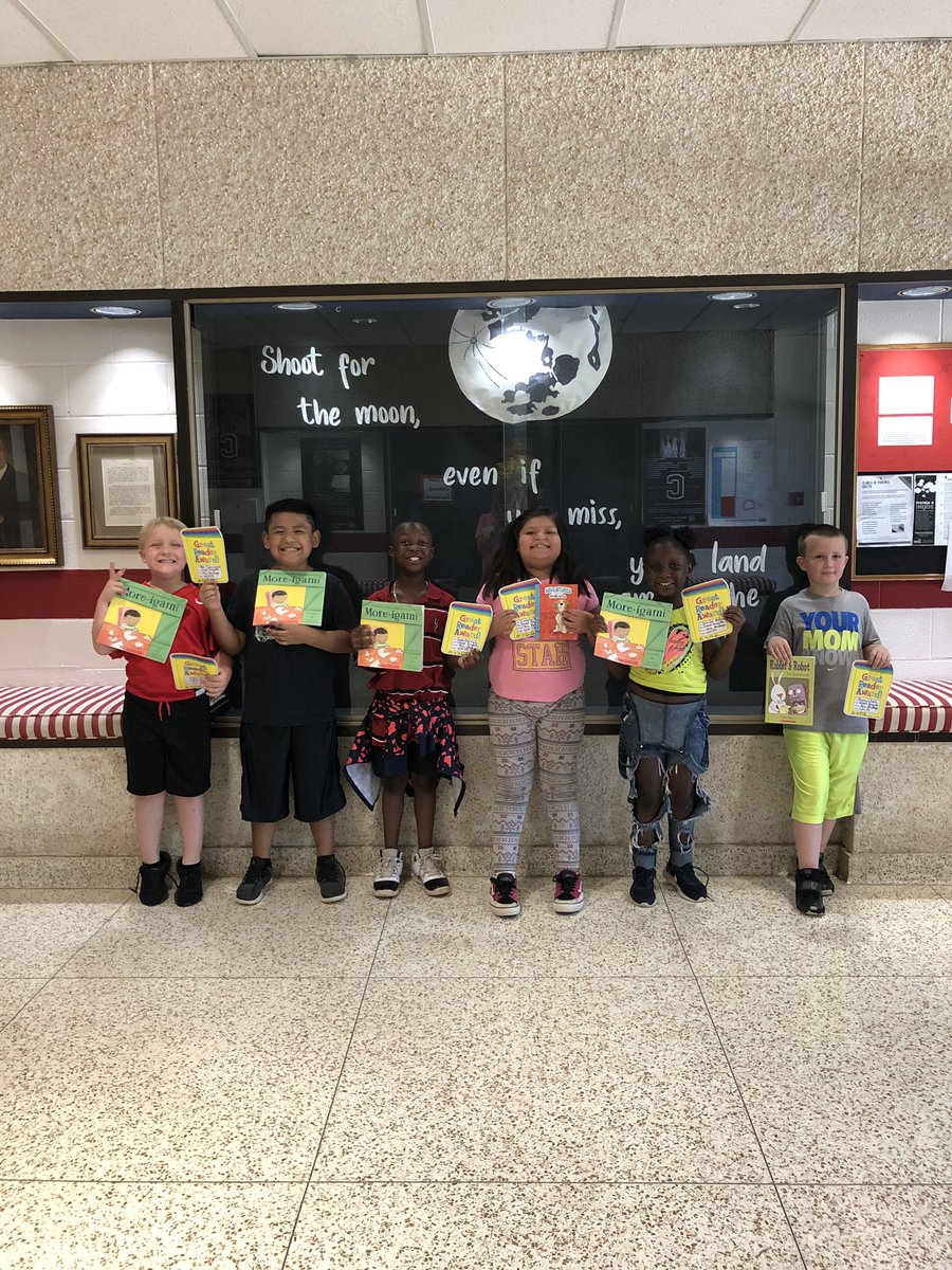 ackmchugh's tweet photo. Some of my Summer Reading Camp kids showing off their growth in reading and their favorite books! @NewlinElem @njmaness @jbowles1979 @wildcat_ap https://t.co/ZI8Ln8zwb1