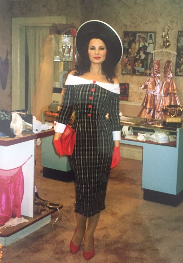 Mynboutique's tweet photo. Can we take a moment to praise #frandrescher better known as #thenanny as a 90s fashion icon 😩 she slayed so effortlessly 😍 #throwbackthursday #throwbackstyles #instafashion #instastyle #90s #90sfashion #editorialfashion https://t.co/vwYib73QSI