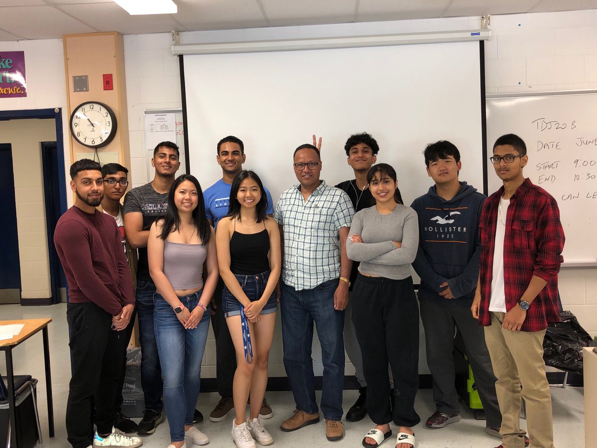 RimpySangrur's tweet image. Who is not happy after receiving Report cards? NO BODY....Good Luck and Best Wishes to all my Calculus students in the Post secondary. I will always miss you guys. Math is always Great 👍 ⁦@HeartLake_SS⁩ ⁦@PeelSchools⁩ ⁦@Peel_ConEd⁩