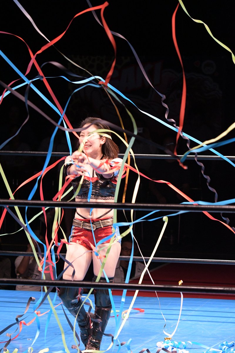 SuperLight977's tweet image. 2019.06.27
#ACT41
#AWG
#アクトレスガールズ
#紙テープ

第4試合
#関口翔 選手 ＆ #青野未来 選手 vs #清水ひかり 選手 ＆ #川畑梨瑚 選手