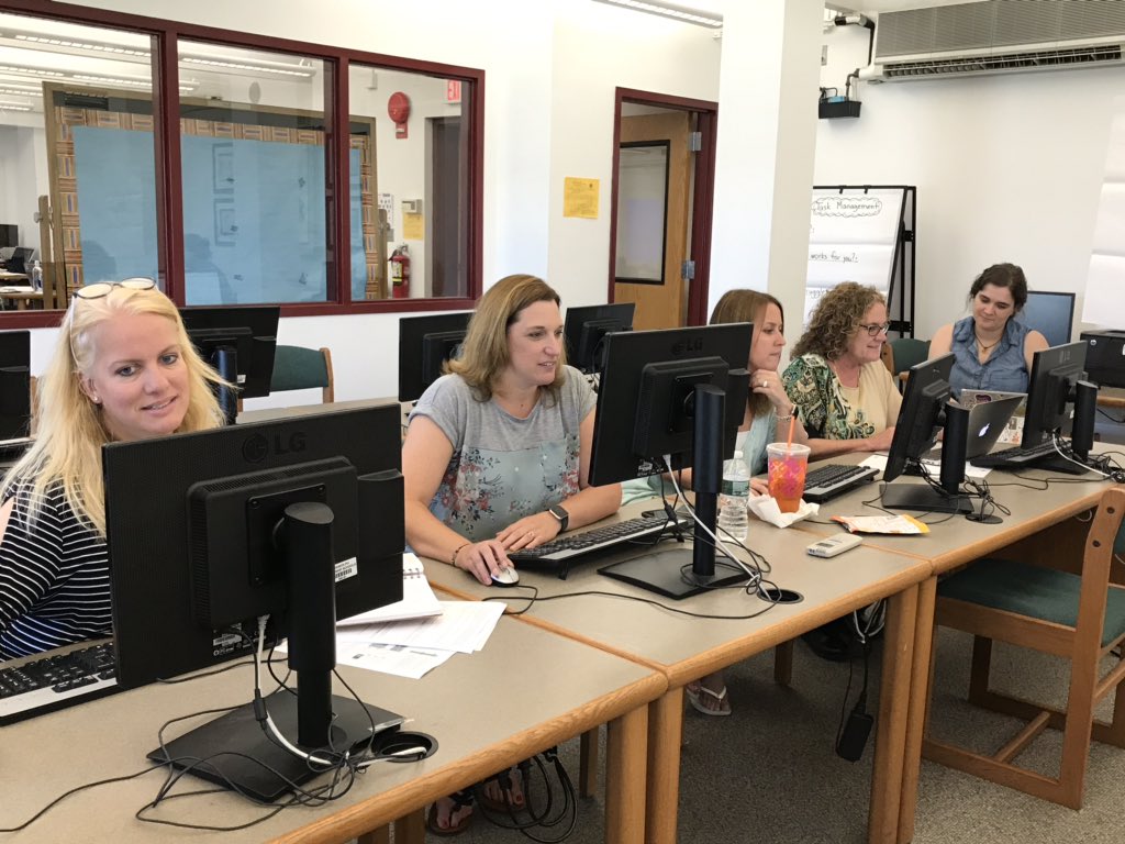 #RandolphSchools #LATICchat Randolph collaborating in #LATICchat <a href="/KerriPizzi/">Kerri Pizzi</a> <a href="/DanielleAcquav1/">Danielle Acquaviva</a> <a href="/rmcnulty26/">Rowena McNulty</a> <a href="/CGArtRoom/">Amanda McNevin</a>