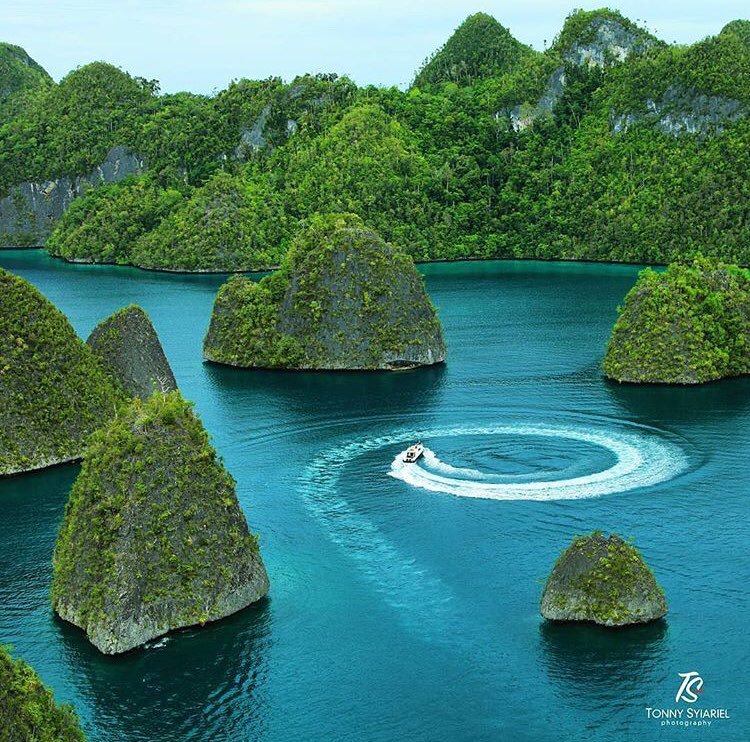 Earth Pics Daily tweet media