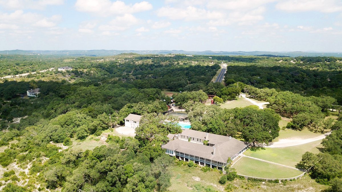 RangeRealty's tweet image. Tarry Bank Ranch is a 200-acre recreational property near I-10 in San Antonio that is ideal for long-term investment. Learn more about the property and its investment merits in Range CEO Chris Burrow's new article: ow.ly/tefi50uOhoP