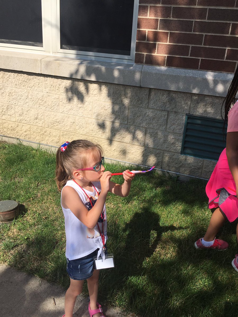 TishKatalinic's tweet image. Which angle projects the rocket farther? 🚀 📐#d123summer #STEM #keeplearningfun