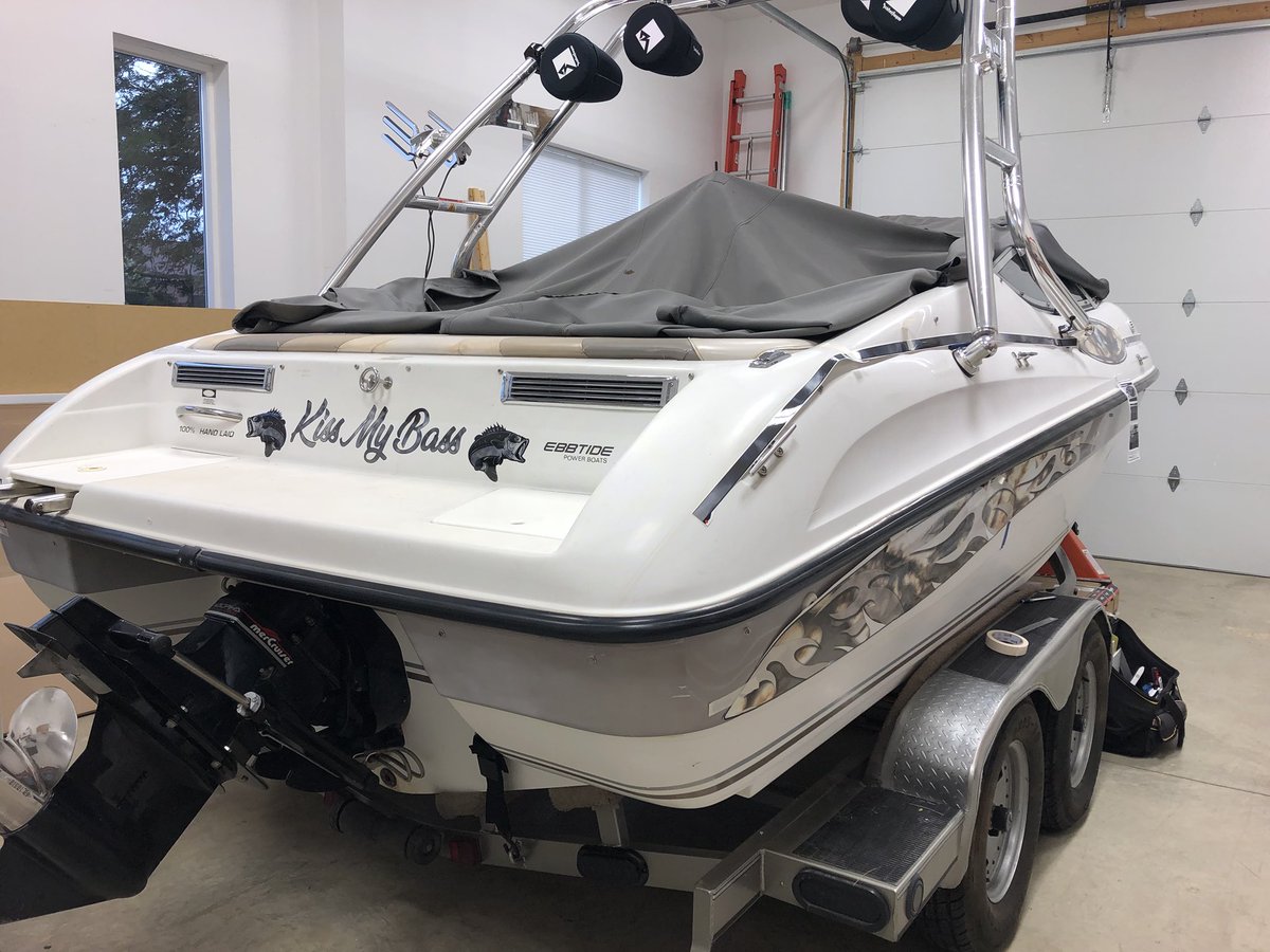 SignaramaPowell's tweet photo. Before and after shot of some work ON A BOAT🚤☀️ #signarama #powell #wrap #imonaboat https://t.co/OCcCcFbj8E