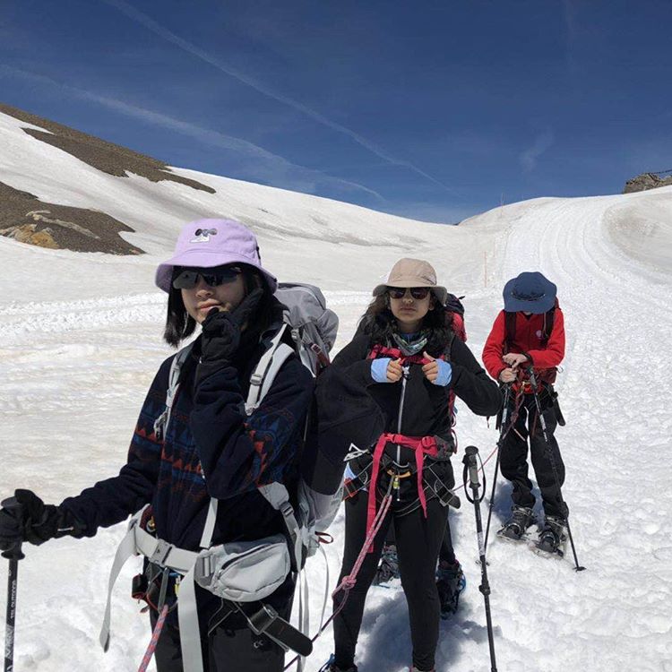 NAEducation's tweet image. Nord Anglia's expeditions challenge our students to take their learning outside the classroom and open their eyes to the world around them. Take a look at these photos of our students from @NAISPudong from the Swiss Alps! #NAEExpeditions #NAEBeAmbitious #LesMartinets #NAISPudong