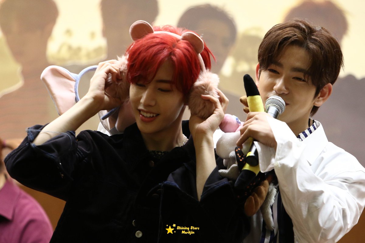 ShiningStars_MJ's tweet photo. 171027 Jungno Fansign

#GOT7 #갓세븐 #MARK #마크 #JINYOUNG #진영 #Markjin #JinMark https://t.co/6MirQ6JOkJ