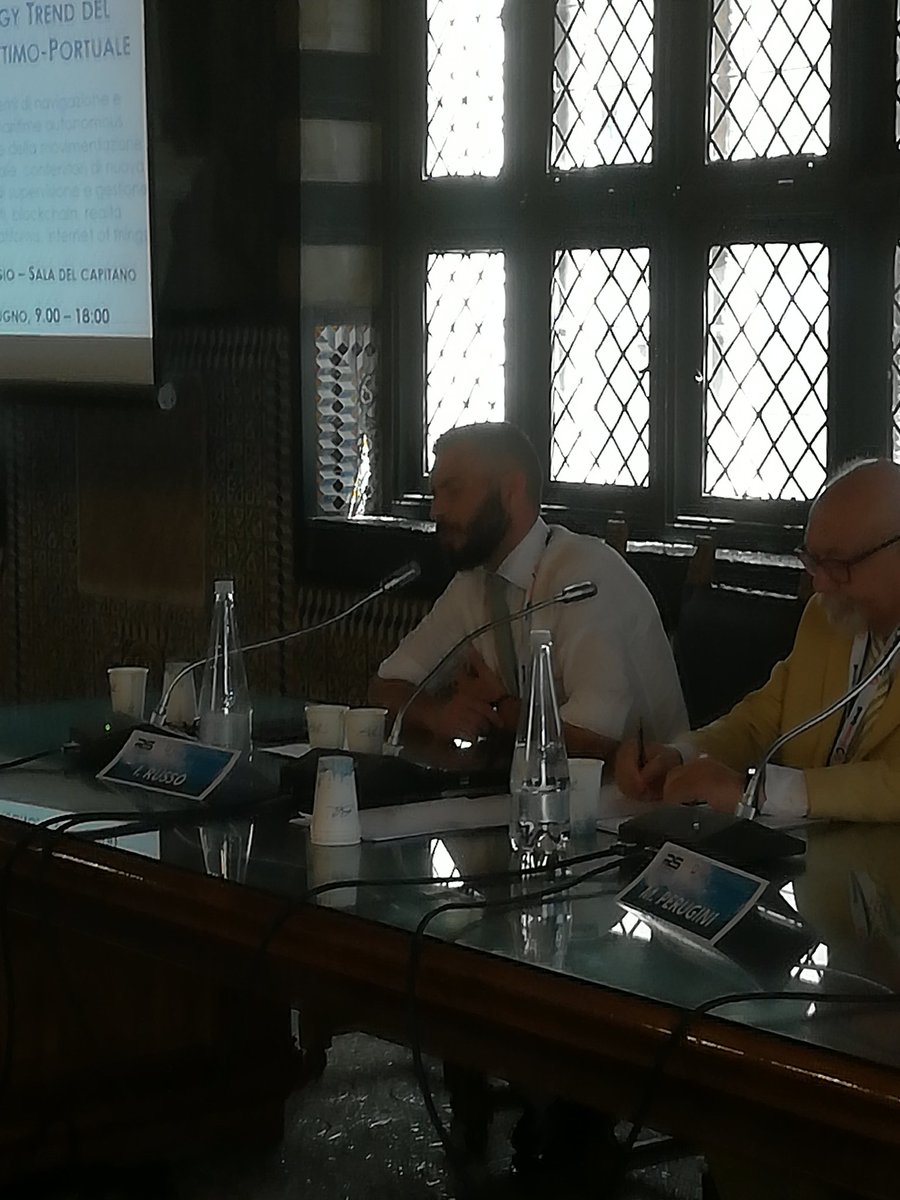 PInterporto's tweet photo. #GenoaShippingWeek Ivano Russo (@CONFETRA): "La logistica รจ il pivot attorno al quale si gioca la ridefinizione geopolitica del mondo. Anche per questo รจ il laboratorio di applicazione delle nuove tecnologie. Serve confronto strategico per superare il ritardo su questi temi" https://t.co/KbioD6b6rI