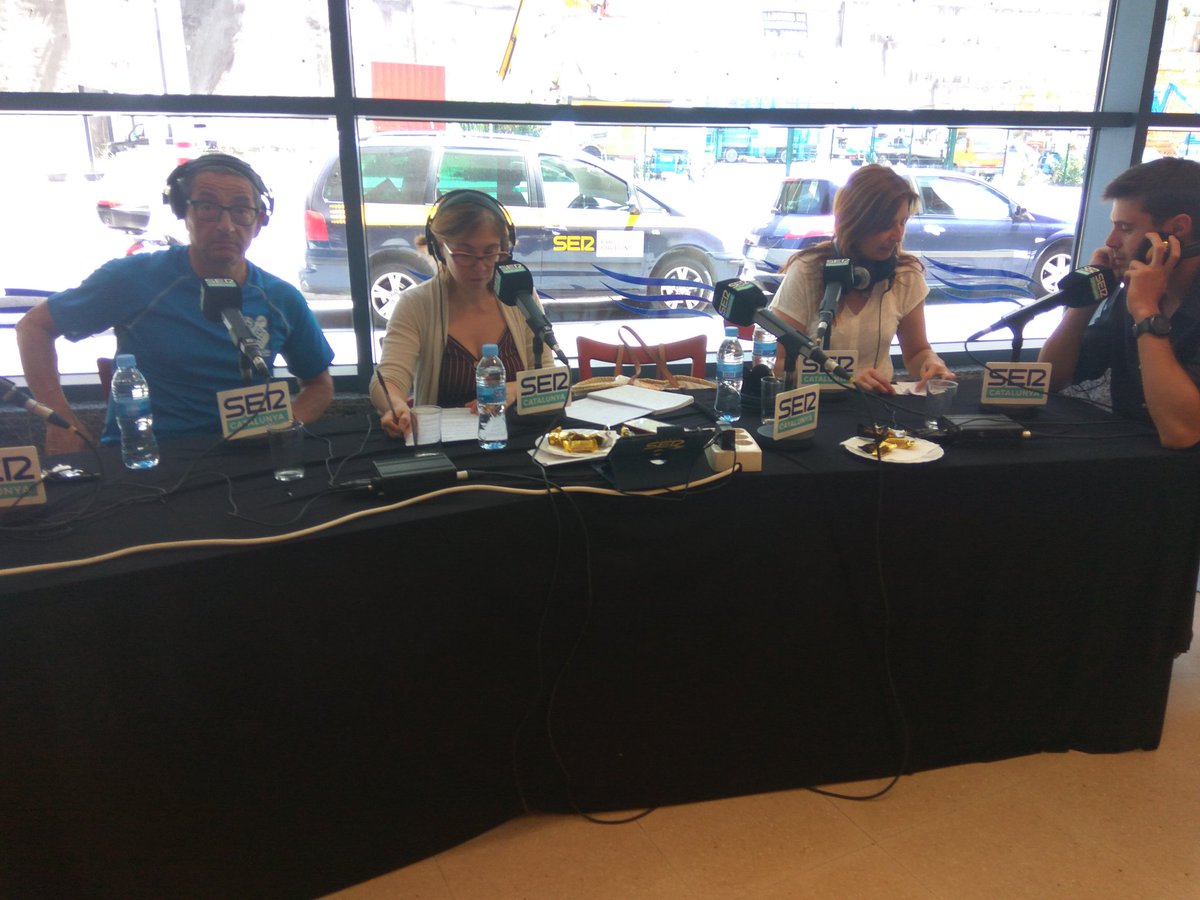 SER_Andorra's tweet photo. Torn ara per a #HoraAndorra des de @riverandorra en què abordarem les problemàtiques de Sant Julià amb els membres de la plataforma Laurèdia Desperta, Cerni Cairat i Anna Gabriel, i Jordi Lorente.
#Riversari https://t.co/toe88Tubhn