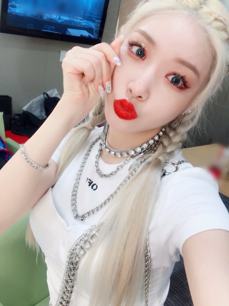 CHUNG HA tweet media